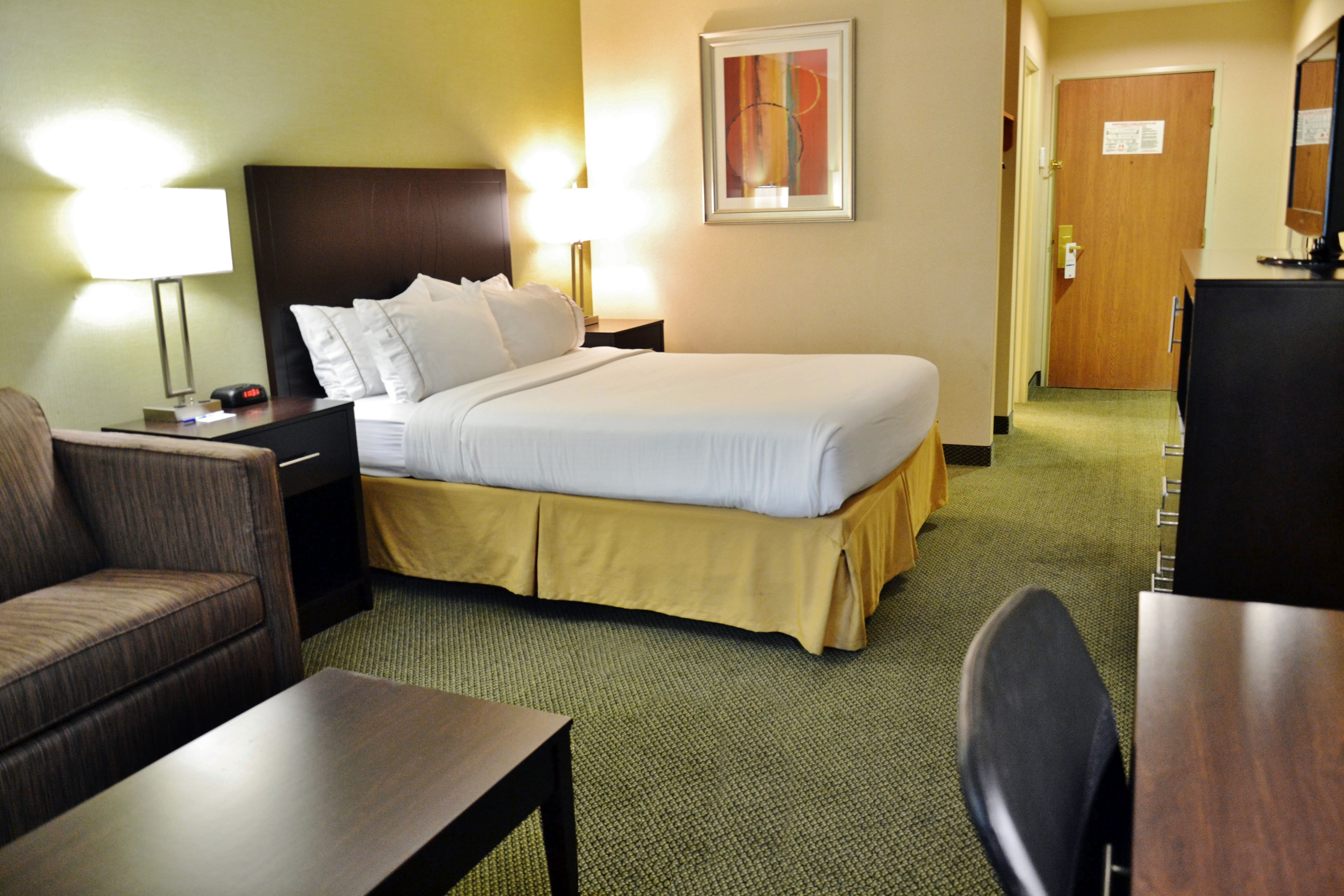holiday inn express and suites center township by ihg