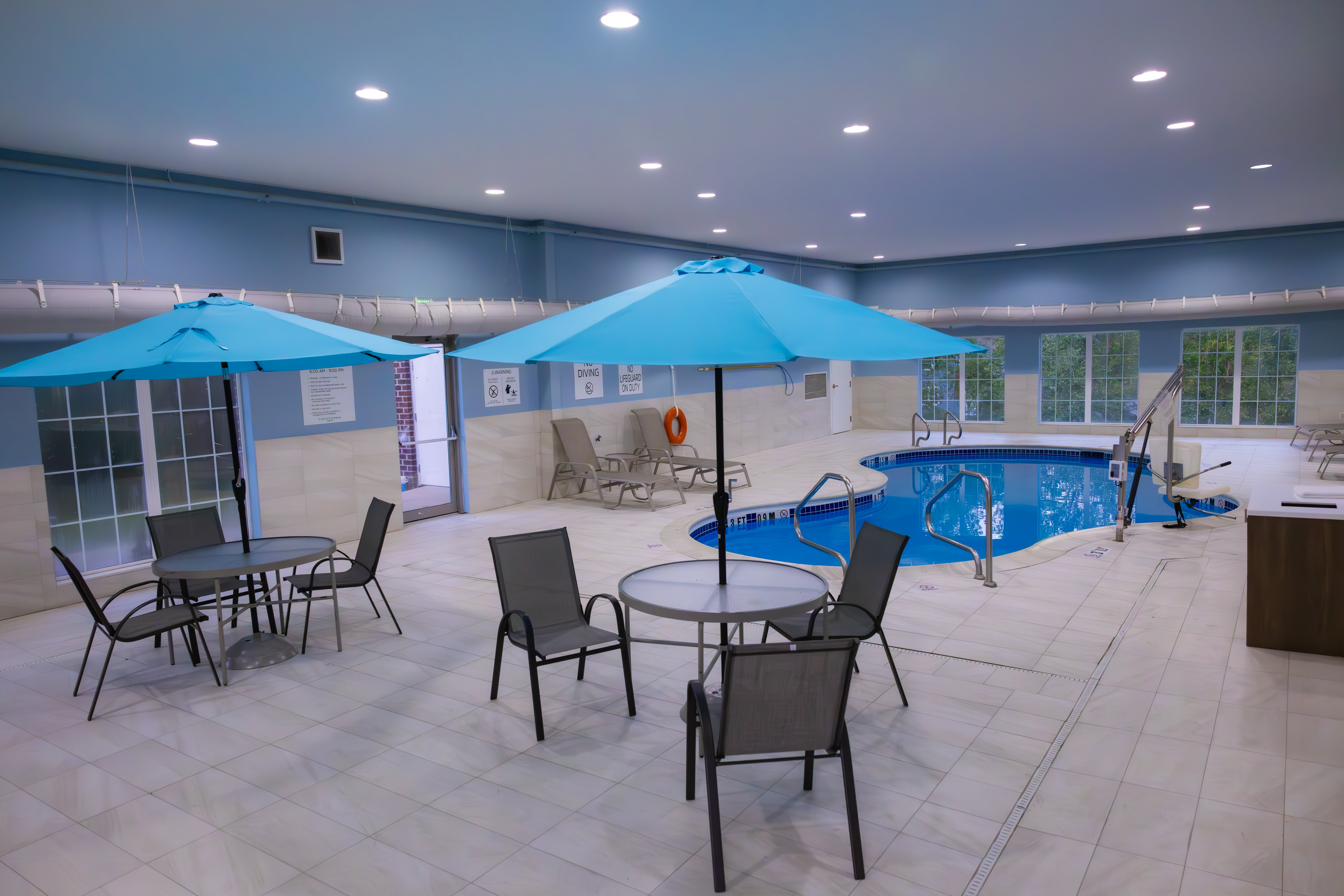 holiday inn express and suites center township by ihg