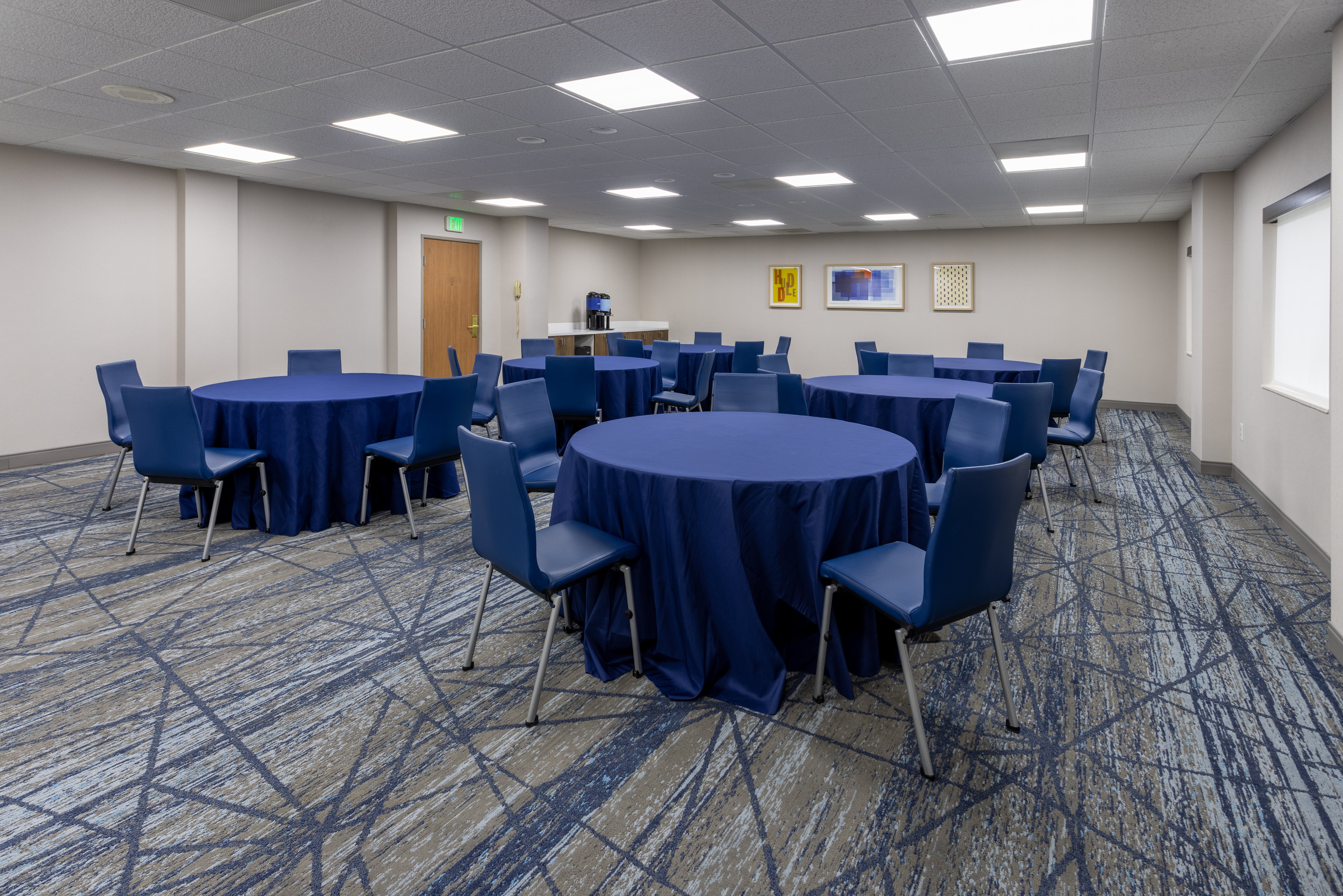 holiday inn express and suites center township by ihg