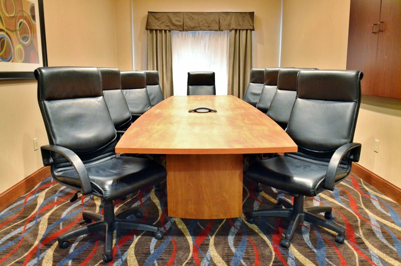 holiday inn express and suites center township by ihg