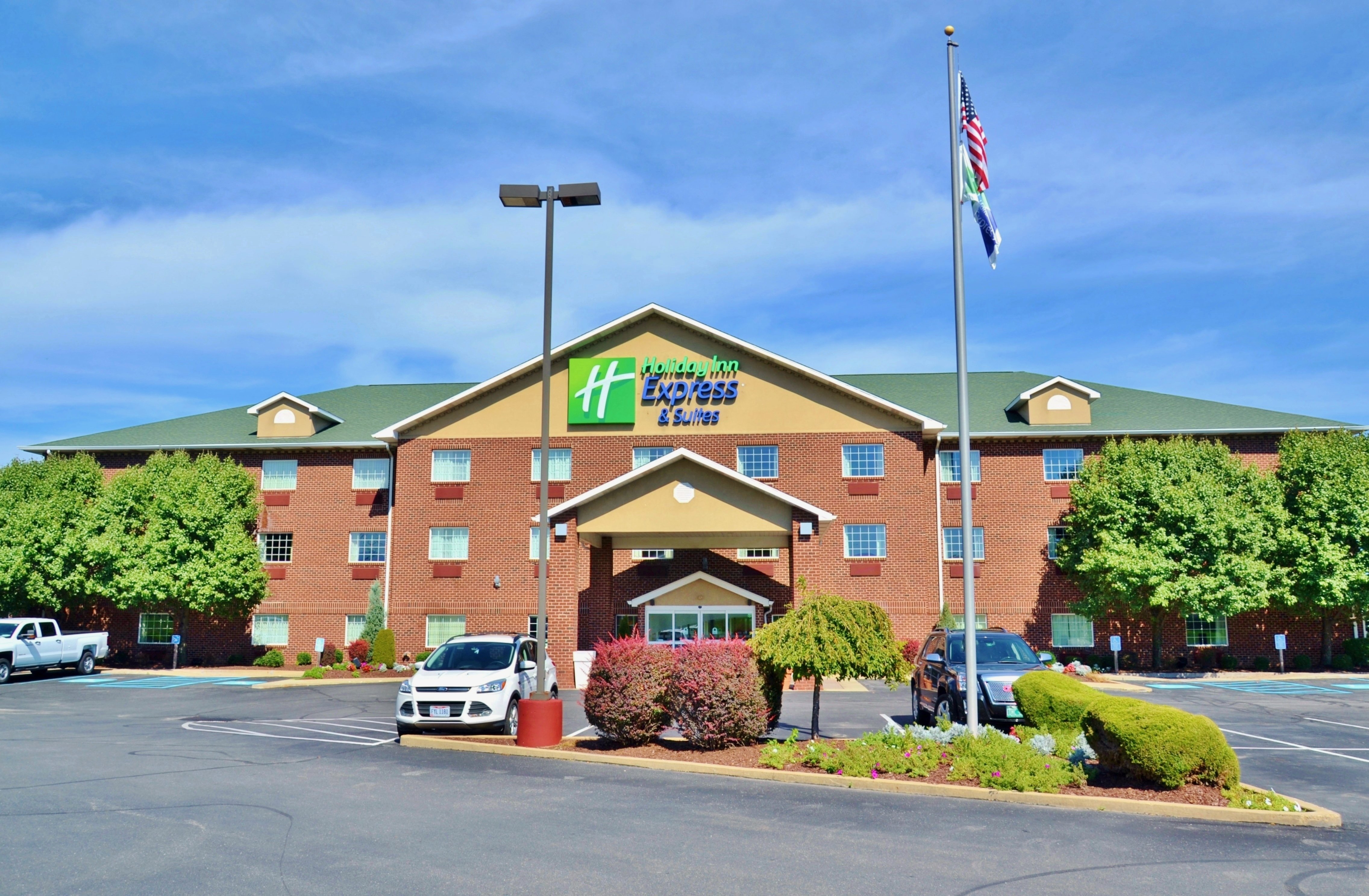 holiday inn express and suites center township by ihg