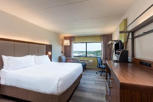holiday inn express hauppauge long island