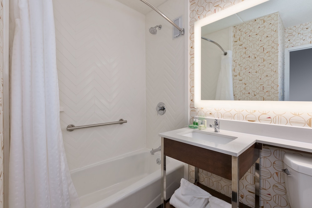 holiday inn westbury long island by ihg