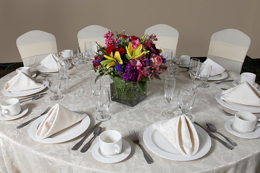 holiday inn westbury long island by ihg