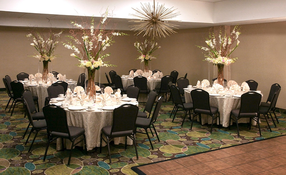 holiday inn westbury long island by ihg