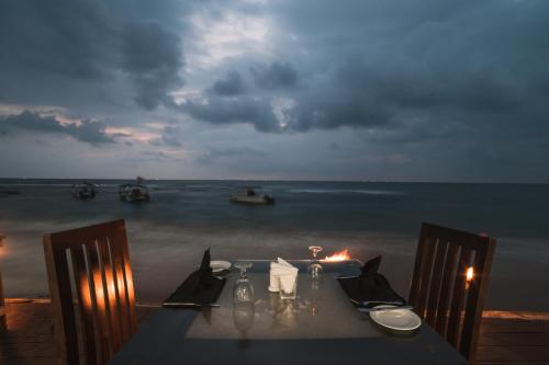 hikkaduwa beach hotel