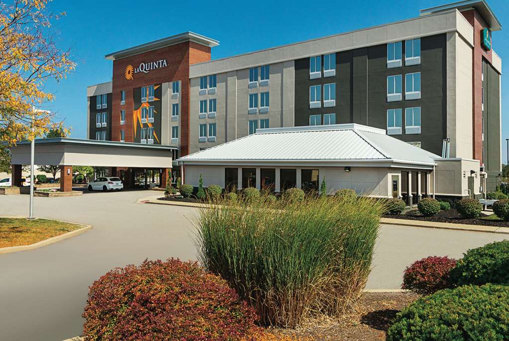 la quinta inn and suites by wyndham cleveland airport west