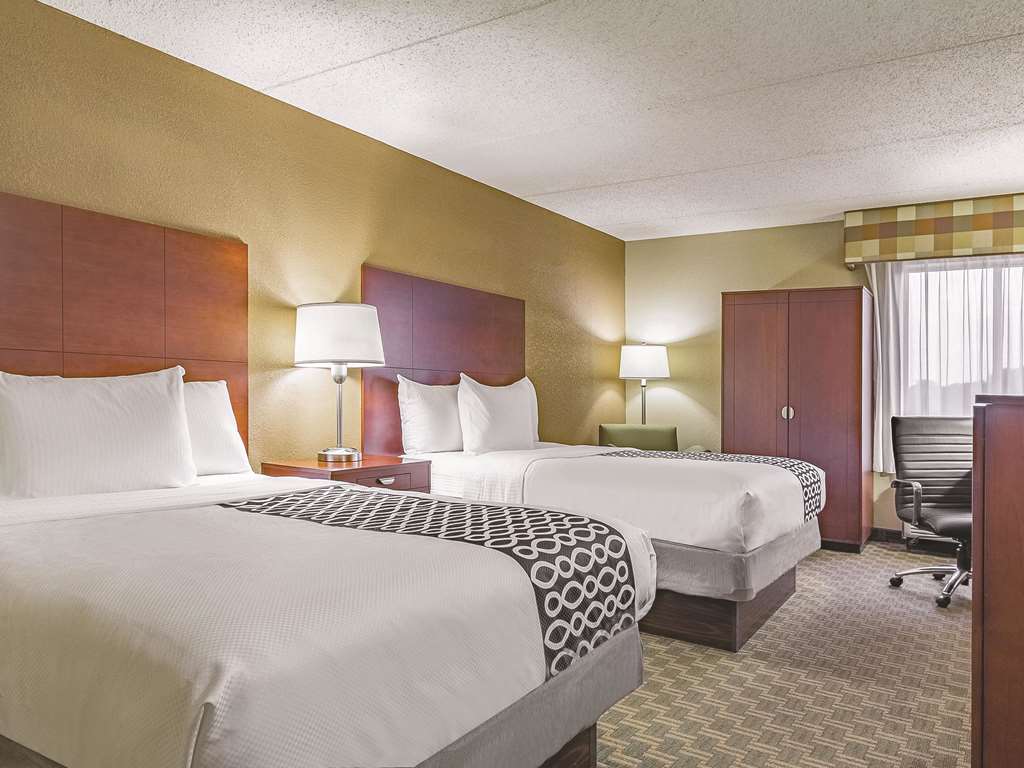 la quinta inn and suites by wyndham cleveland airport west
