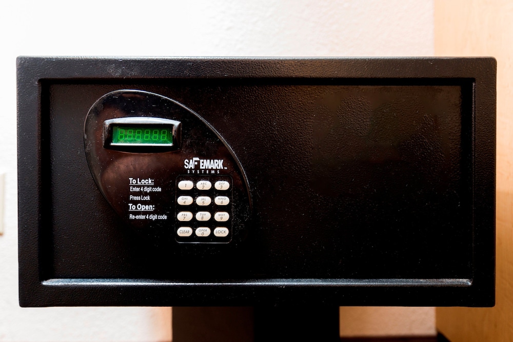 red roof inn cleveland airport middleburg heights