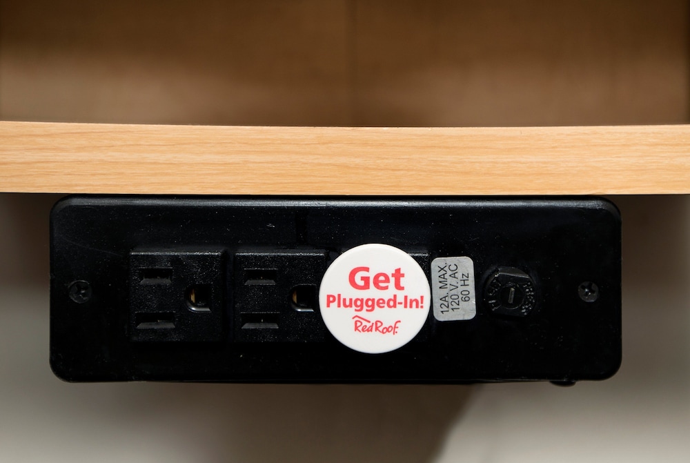 red roof inn cleveland airport middleburg heights