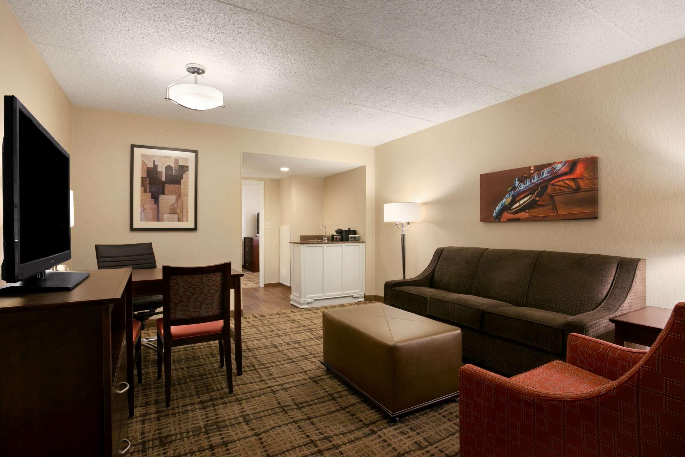 embassy suites by hilton cleveland beachwood