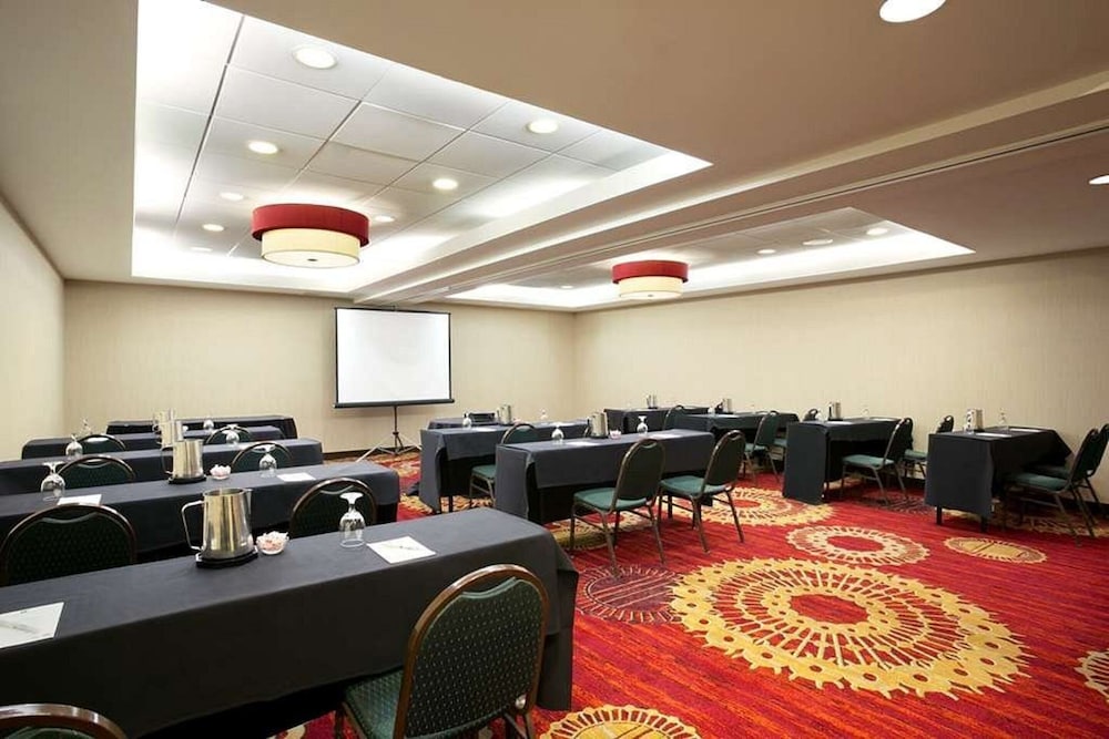 embassy suites by hilton cleveland beachwood