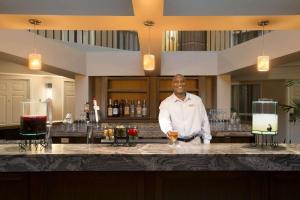 embassy suites by hilton cleveland beachwood