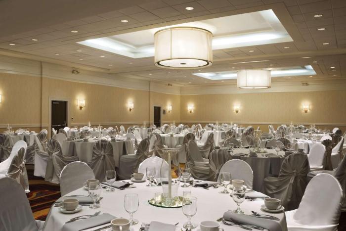 embassy suites by hilton cleveland beachwood