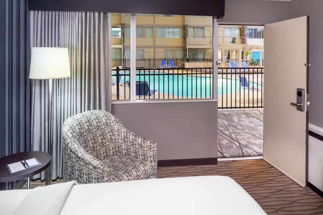 wyndham garden westlake