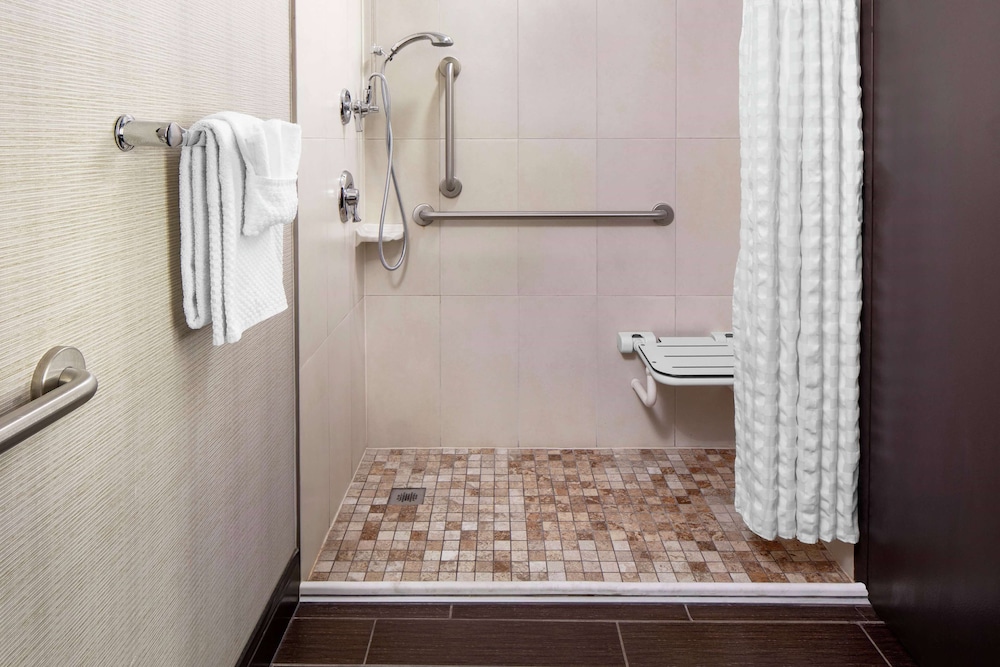 wyndham garden westlake