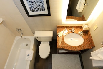 wyndham garden westlake