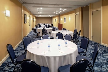wyndham garden westlake