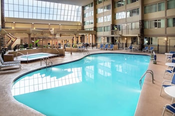 wyndham garden westlake