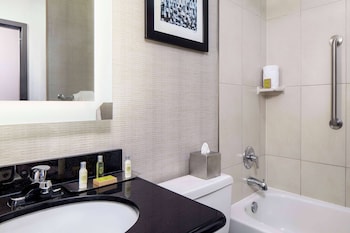 wyndham garden westlake