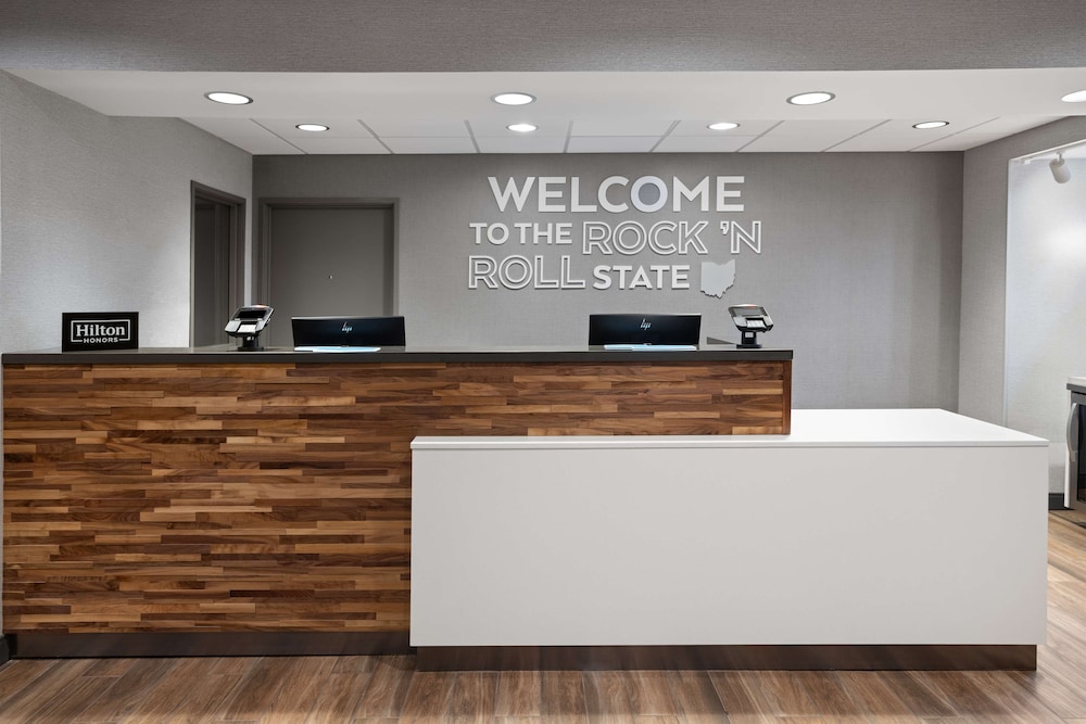hampton inn cleveland airport tiedeman road