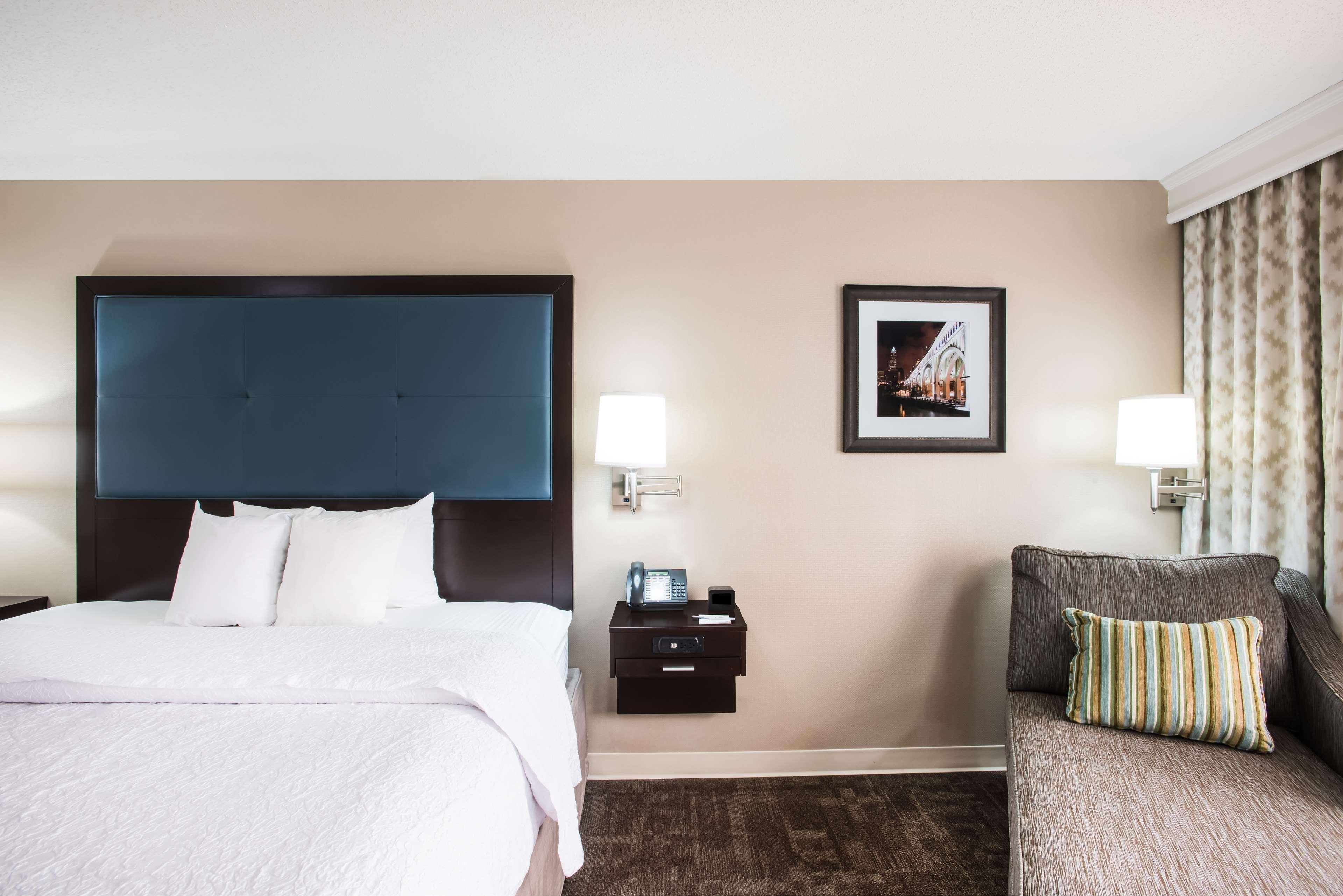 hampton inn cleveland airport tiedeman road