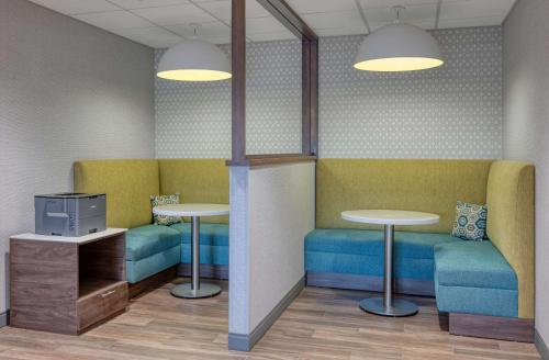 hampton inn cleveland airport tiedeman road