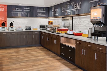 Hampton Inn Cleveland Airport - Tiedeman Road,Cleveland>>Brooklyn,3 star