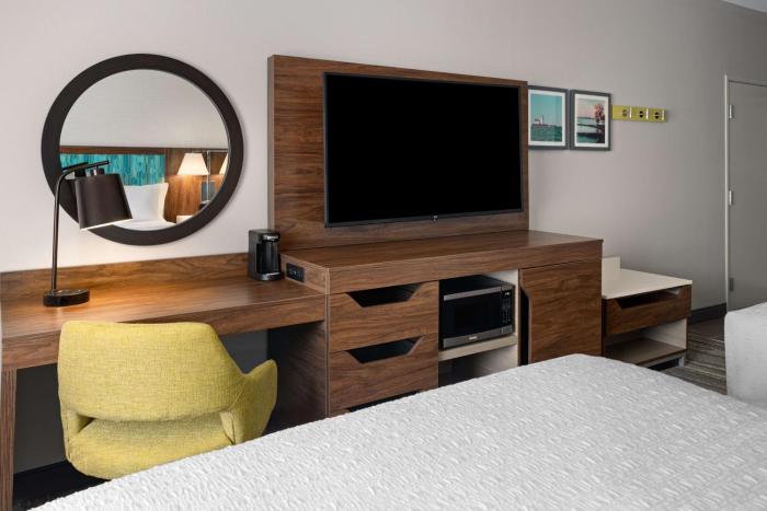 hampton inn cleveland airport tiedeman road