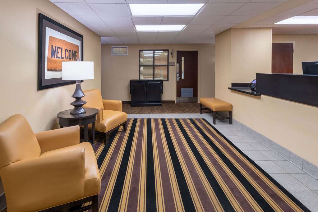 extended stay america suites cleveland brooklyn