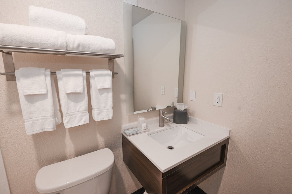 holiday inn cleveland mayfield by ihg