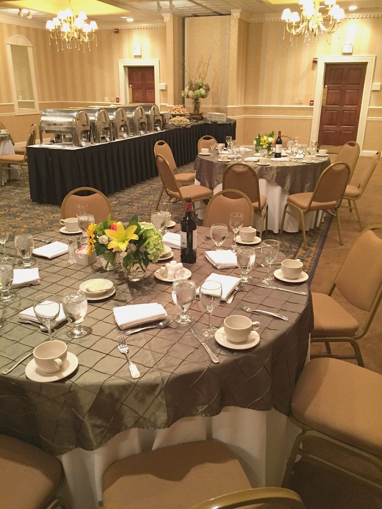 holiday inn cleveland mayfield by ihg