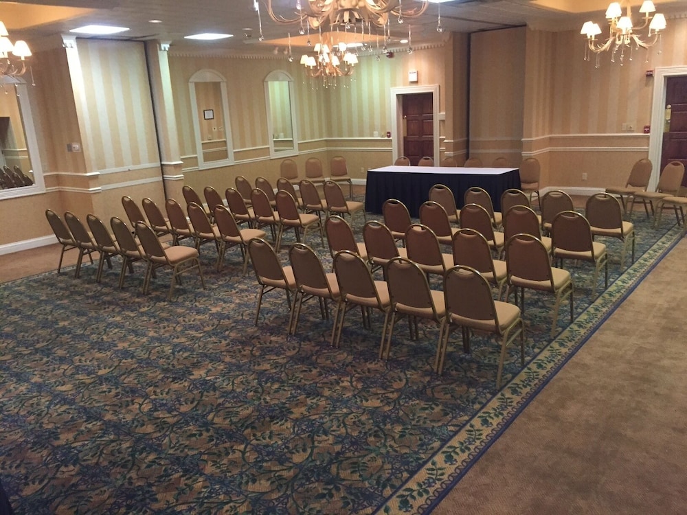 holiday inn cleveland mayfield by ihg