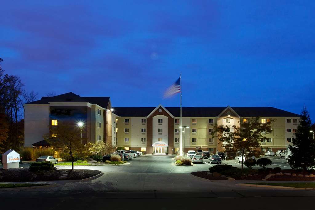 Sonesta Simply Suites Cleveland North Olmsted Airport