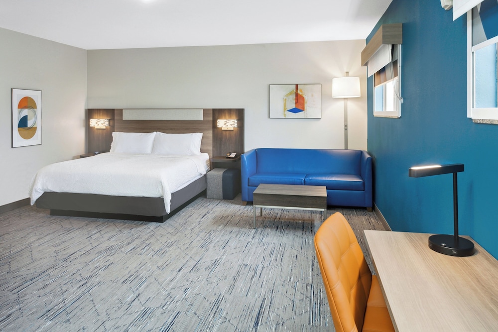holiday inn express cleveland airport brookpark by ihg