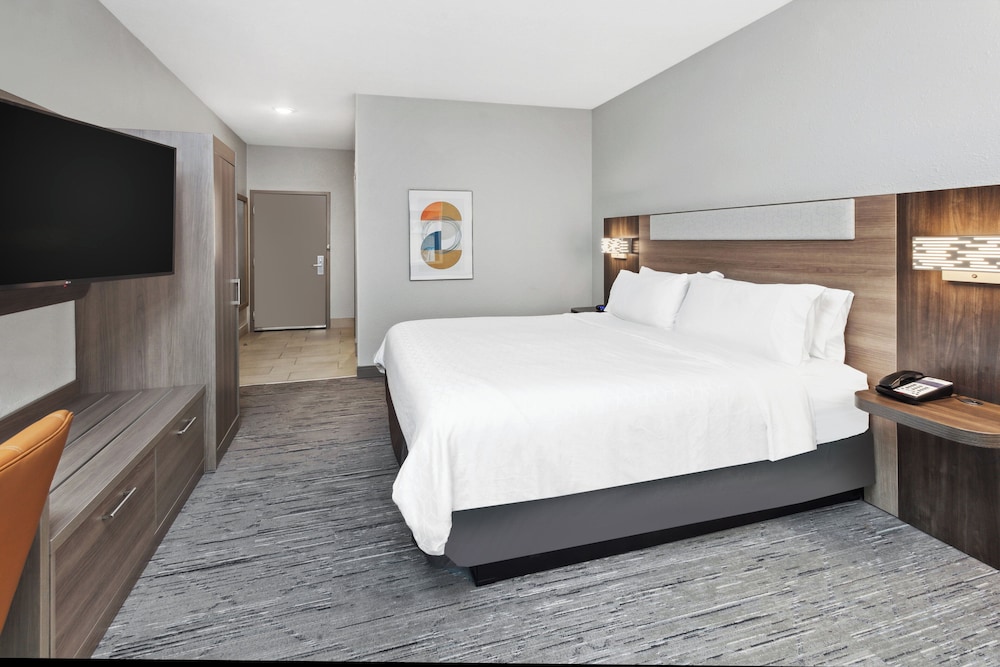 holiday inn express cleveland airport brookpark by ihg