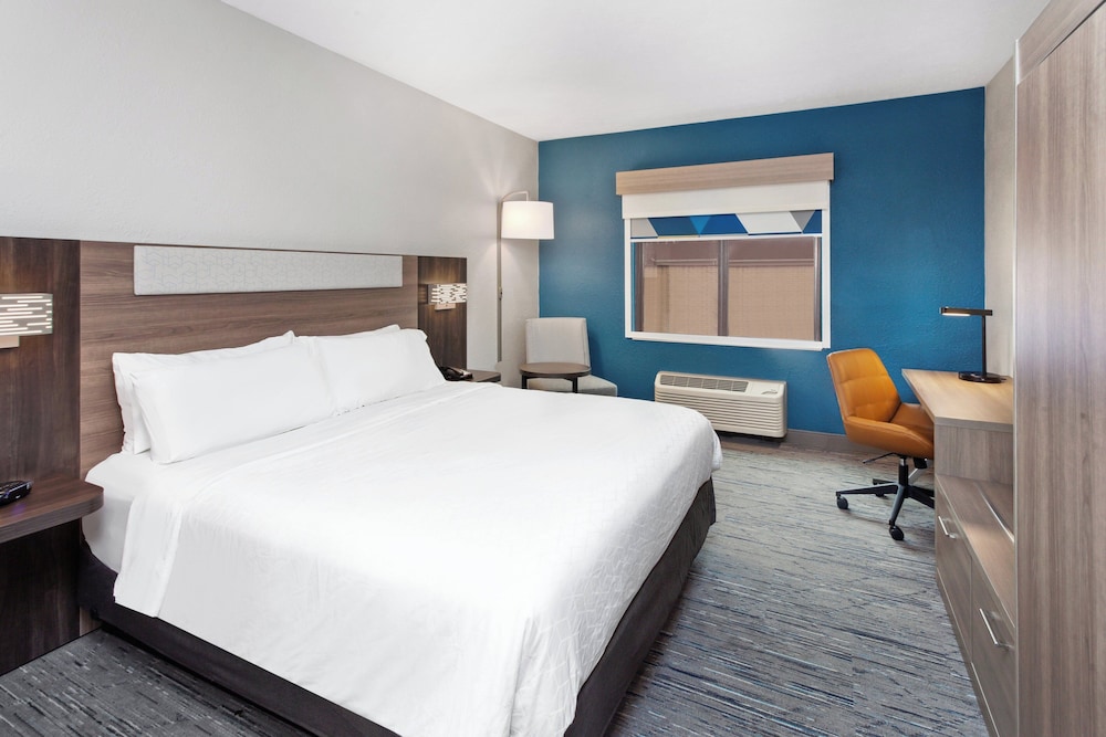 holiday inn express cleveland airport brookpark by ihg