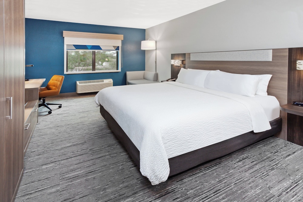 holiday inn express cleveland airport brookpark by ihg
