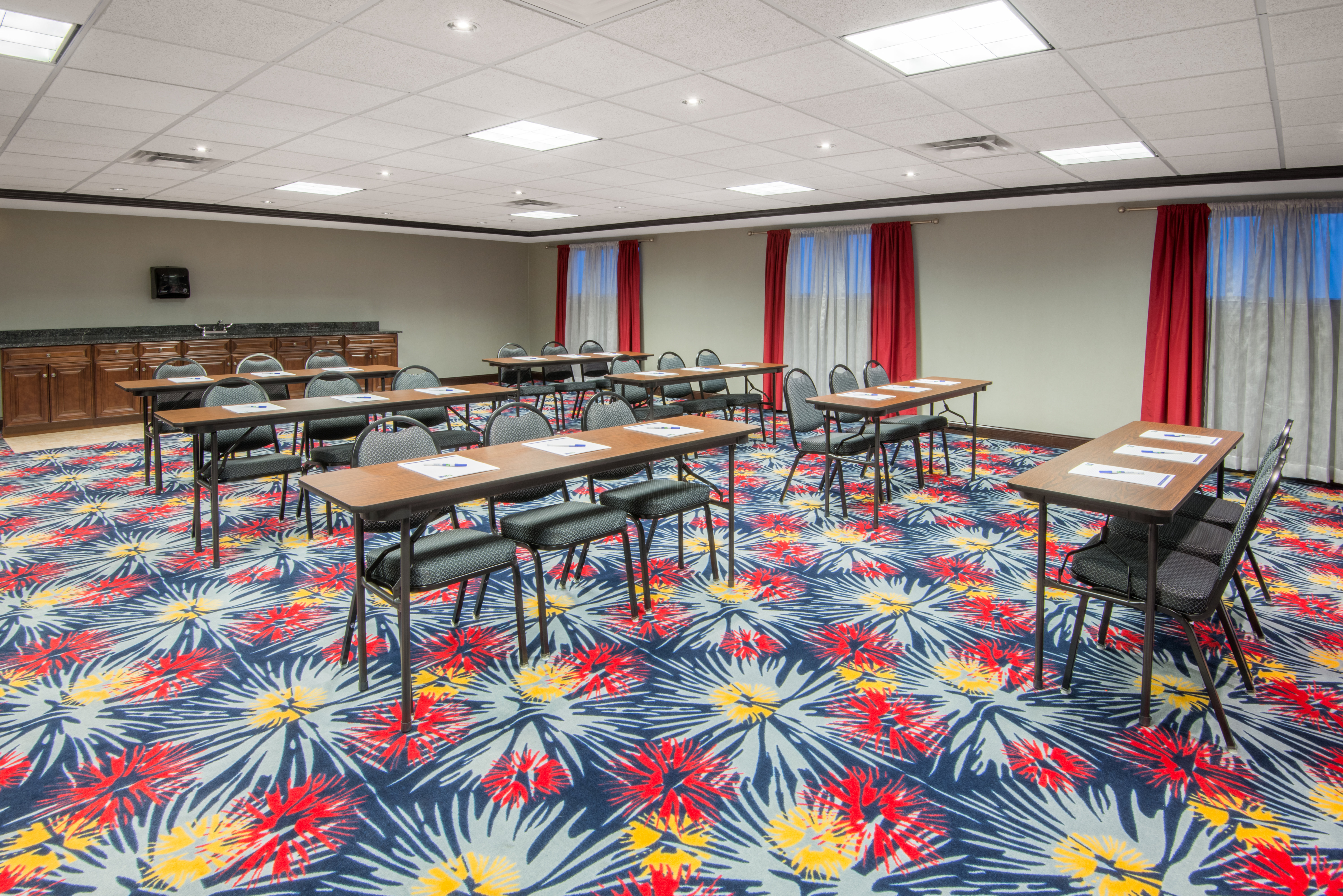 holiday inn express cleveland airport brookpark by ihg