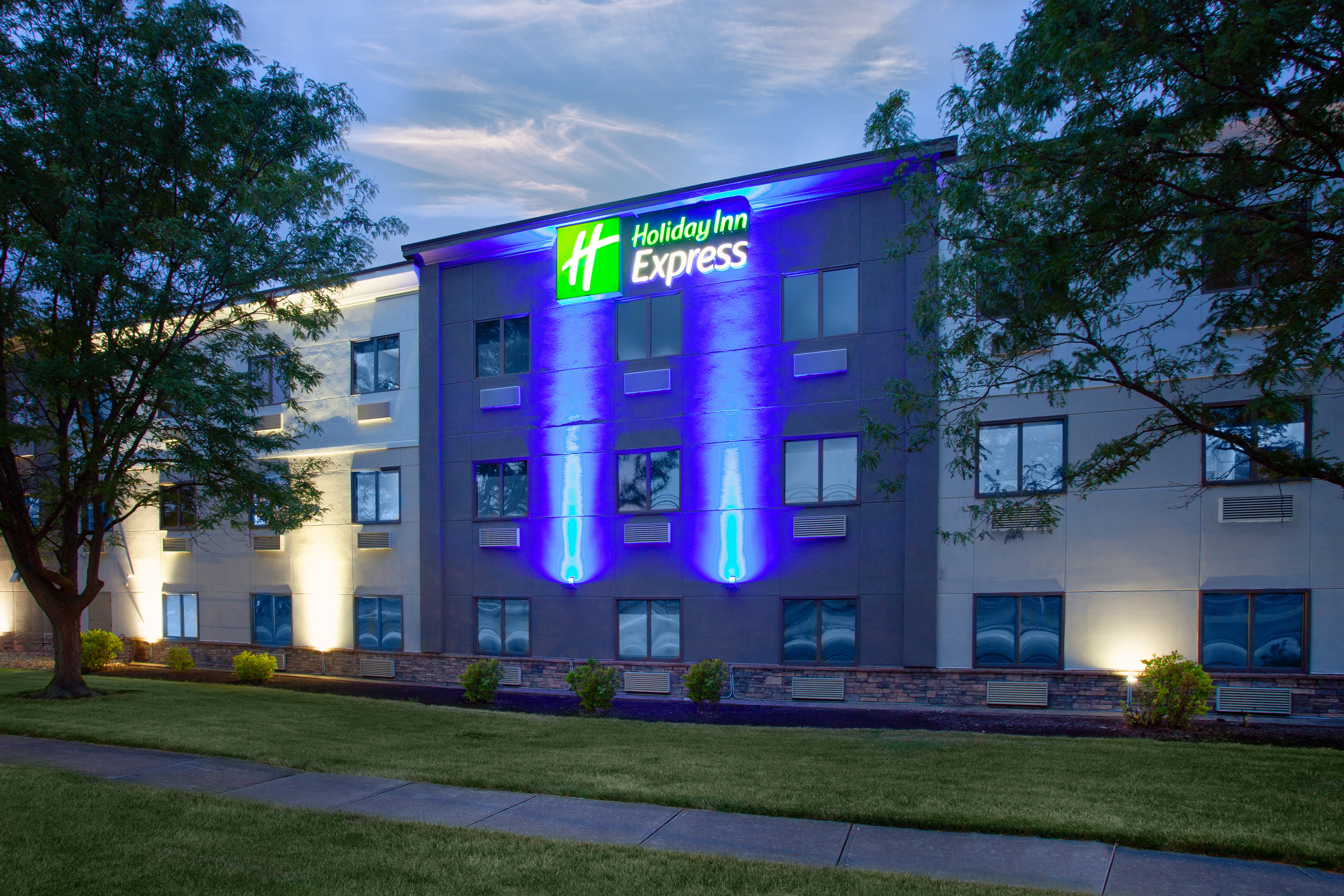 holiday inn express cleveland airport brookpark by ihg