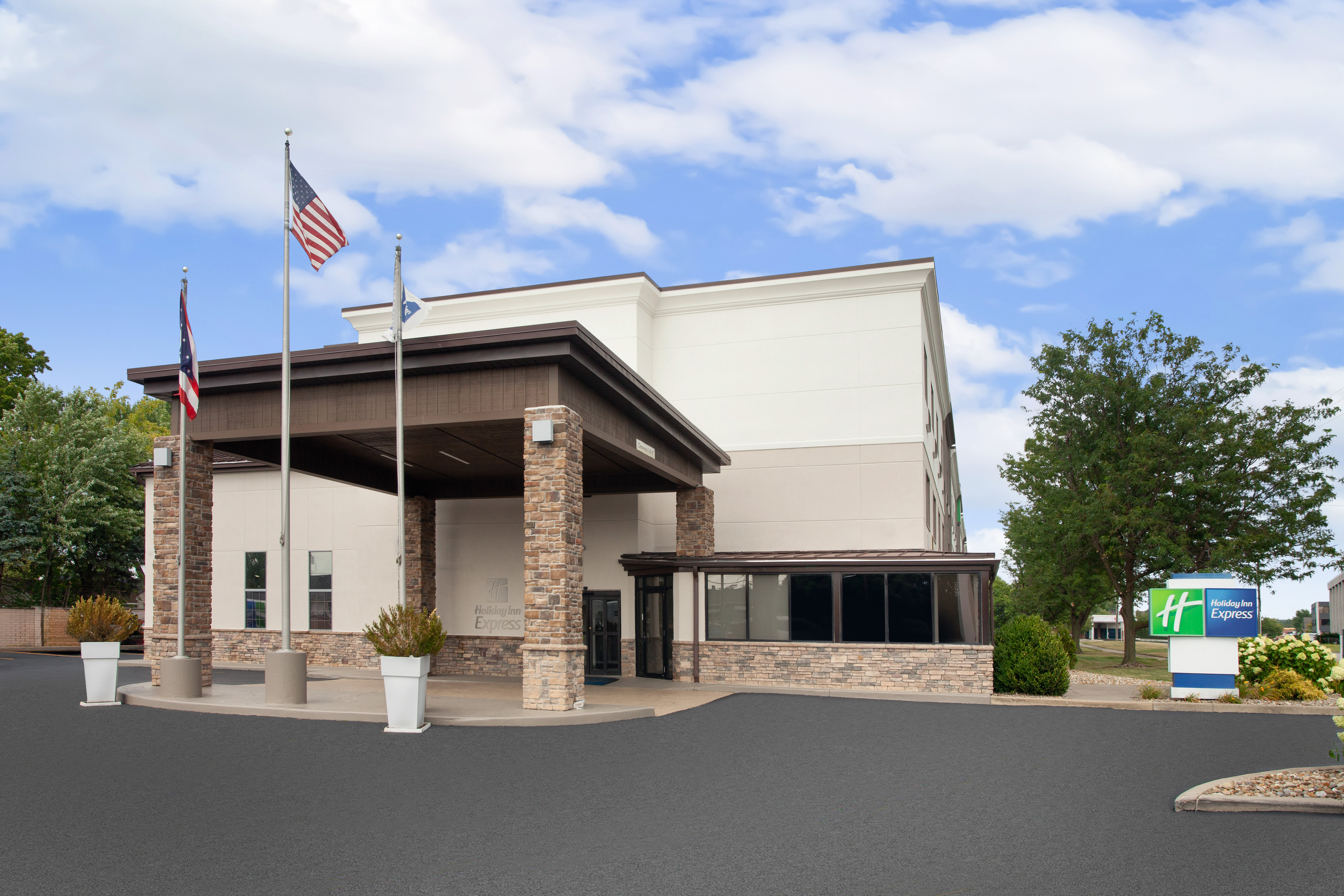 holiday inn express cleveland airport brookpark by ihg