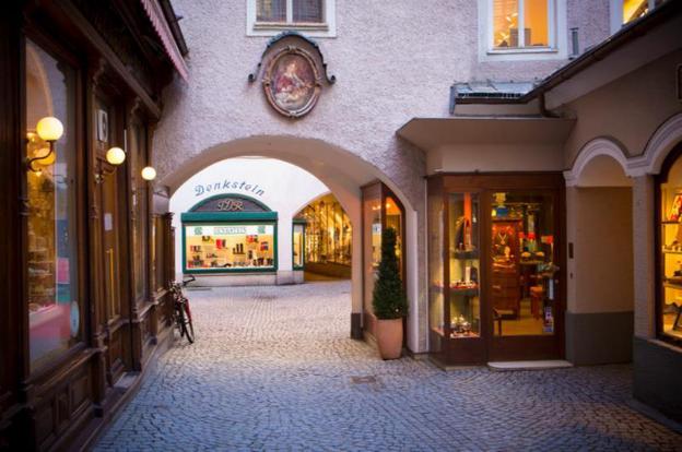 small luxury hotel goldgasse