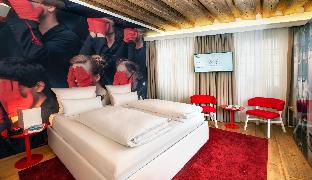 small luxury hotel goldgasse