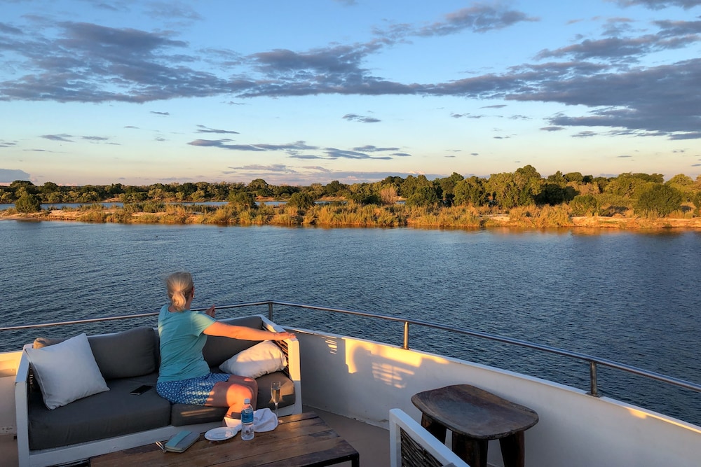 anantara stanley and livingstone victoria falls hotel