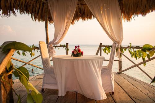 hotel camino real tikal