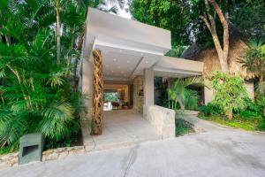 hotel camino real tikal