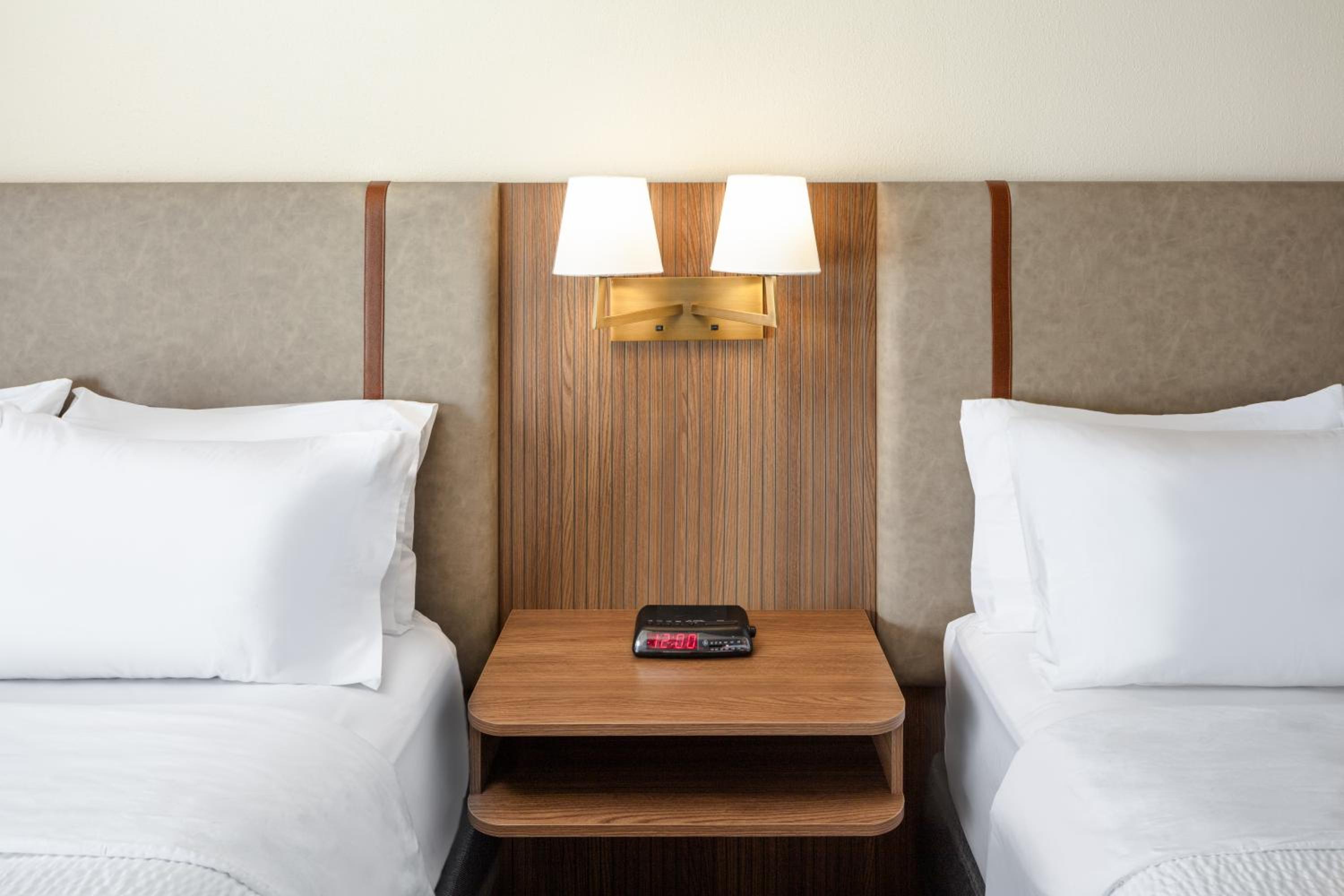holiday inn hotel and suites springfield i 44 by ihg