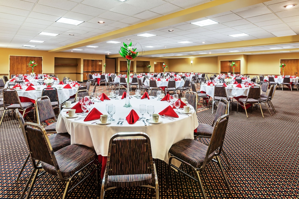 holiday inn hotel and suites springfield i 44 by ihg