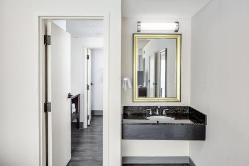 holiday inn hotel and suites springfield i 44 by ihg