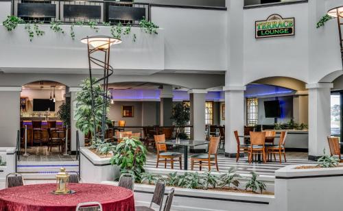 holiday inn hotel and suites springfield i 44 by ihg